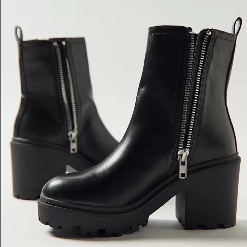 Urban Outfitters Zip Up Chunky Boots